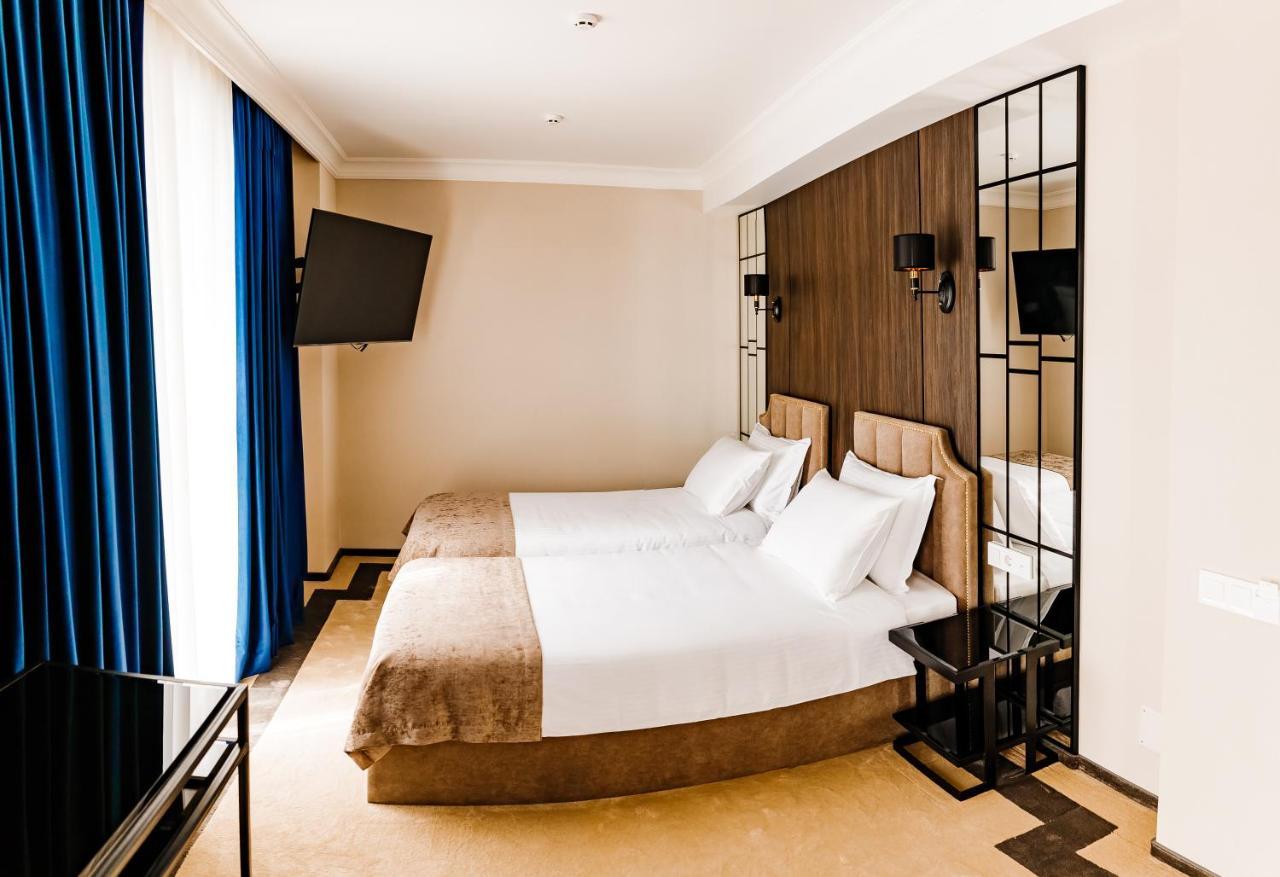 Lion'S Hotel Chişinău Extérieur photo