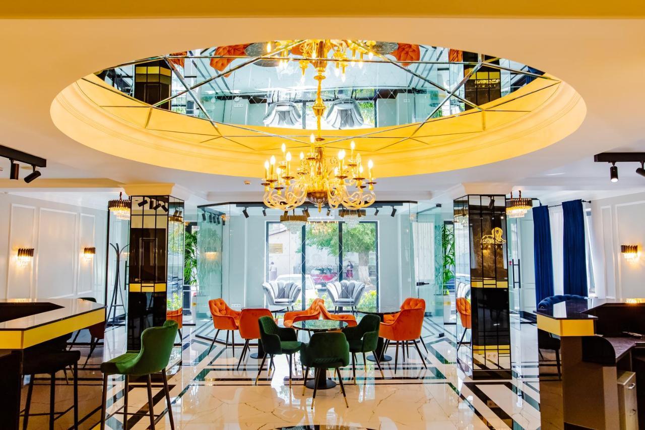 Lion'S Hotel Chişinău Extérieur photo