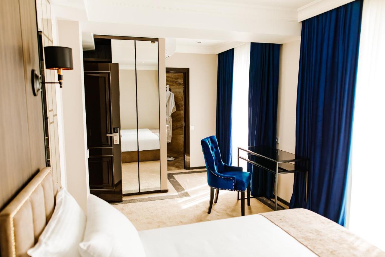 Lion'S Hotel Chişinău Extérieur photo