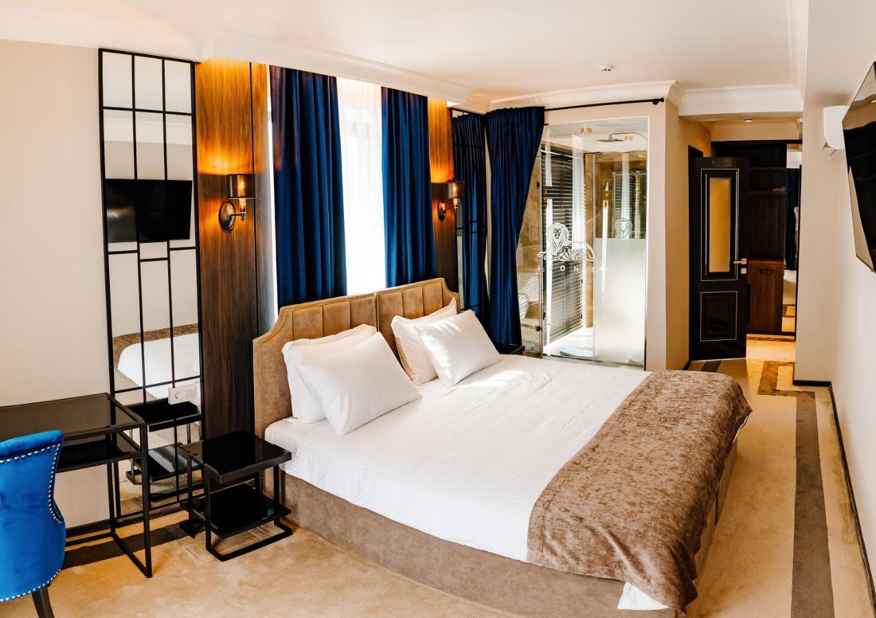 Lion'S Hotel Chişinău Extérieur photo